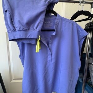 Figs Women's Scrub Set